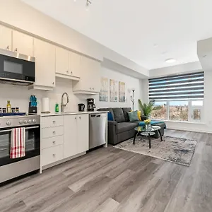 Luxury 1br King Bed Unit - Private Balcony Kitchener